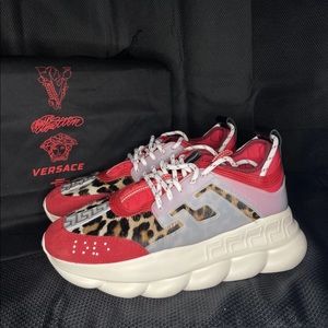 Versace chain reactions